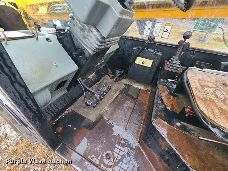 image for item HM9751 2004 JCB 506C HL  telehandler