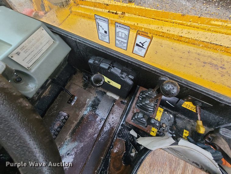 image for item HM9751 2004 JCB 506C HL  telehandler