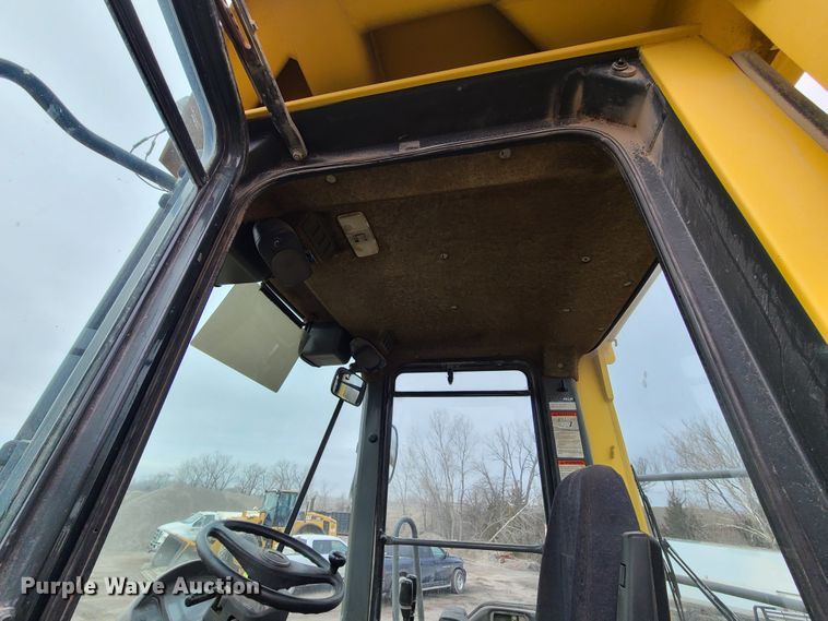 image for item HM9783 1998 Komatsu WA500-3L  wheel loader