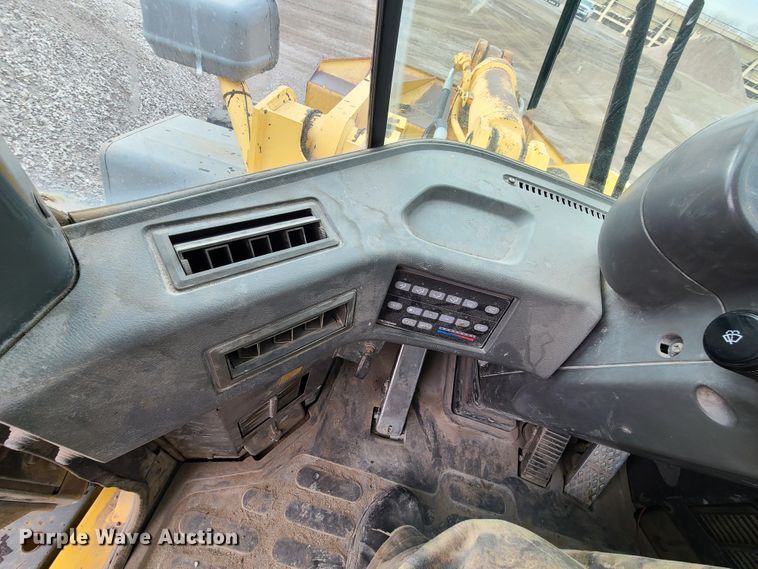 image for item HM9783 1998 Komatsu WA500-3L  wheel loader