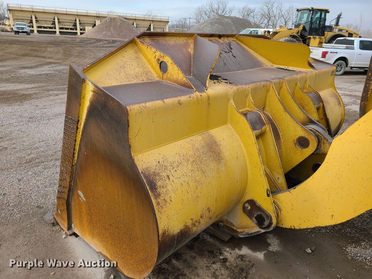 image for item HM9783 1998 Komatsu WA500-3L  wheel loader