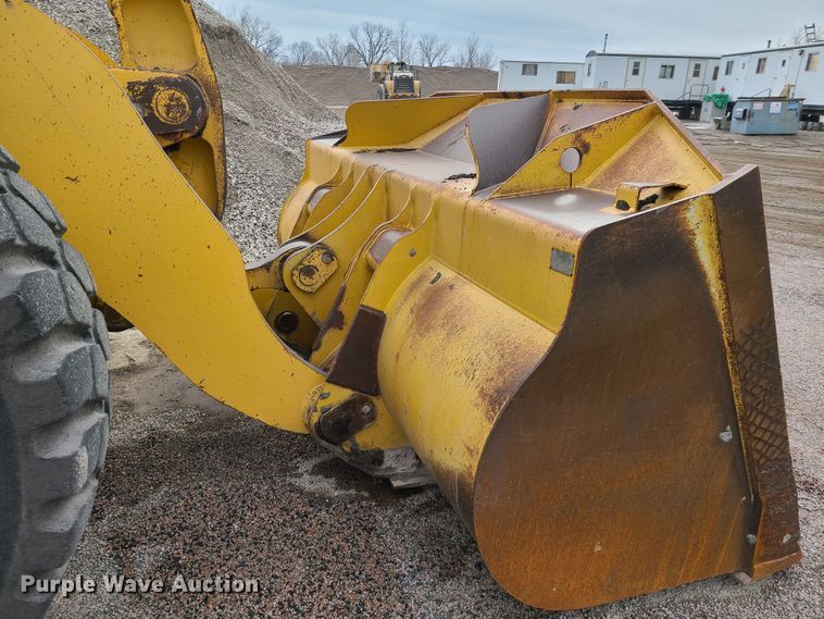 image for item HM9783 1998 Komatsu WA500-3L  wheel loader