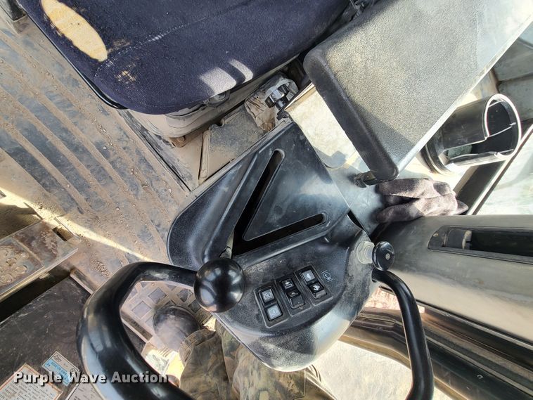 image for item HM9784 2004 Caterpillar 963C  track loader