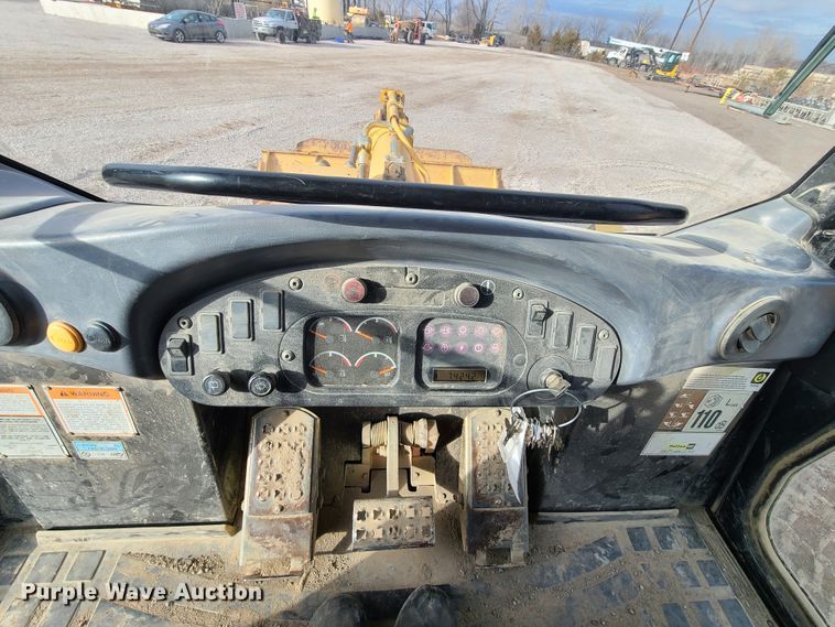 image for item HM9784 2004 Caterpillar 963C  track loader