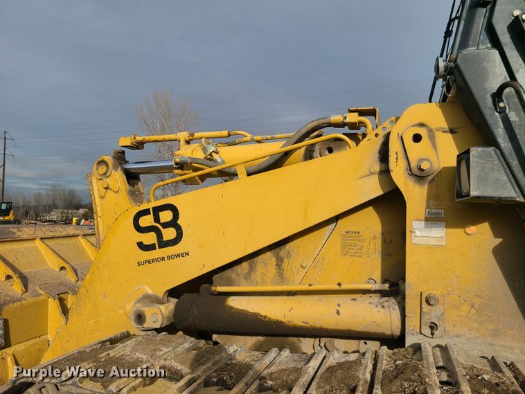 image for item HM9784 2004 Caterpillar 963C  track loader