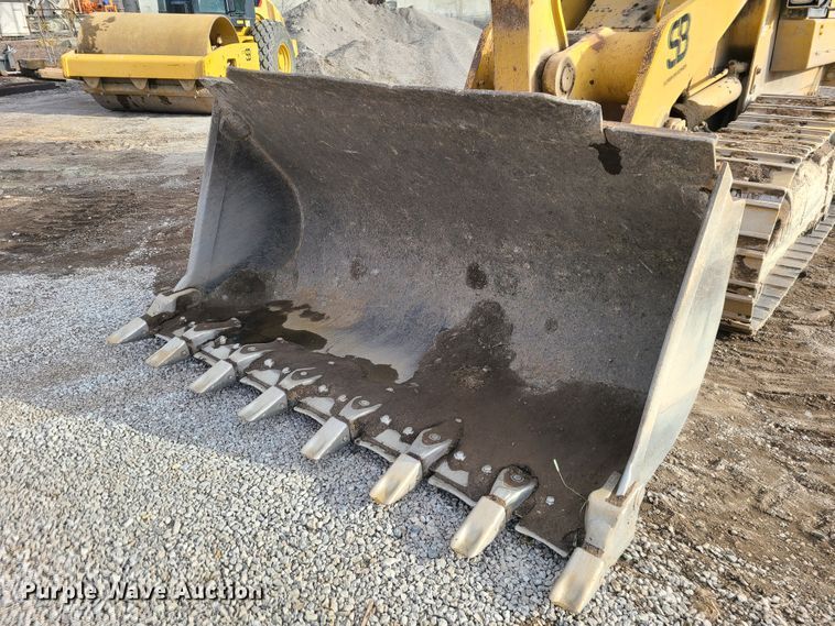 image for item HM9784 2004 Caterpillar 963C  track loader