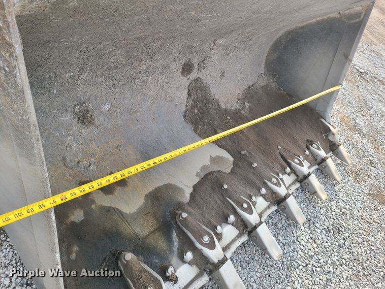 image for item HM9784 2004 Caterpillar 963C  track loader