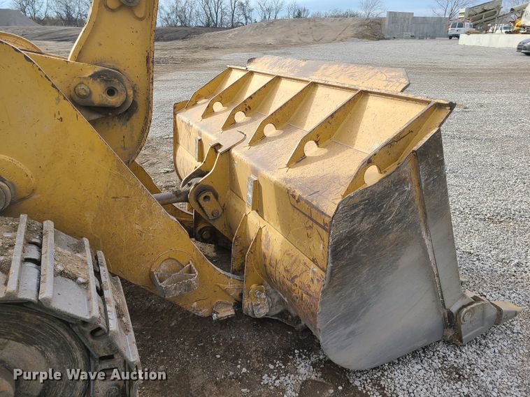 image for item HM9784 2004 Caterpillar 963C  track loader