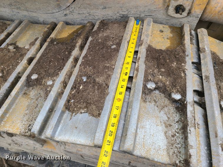 image for item HM9784 2004 Caterpillar 963C  track loader