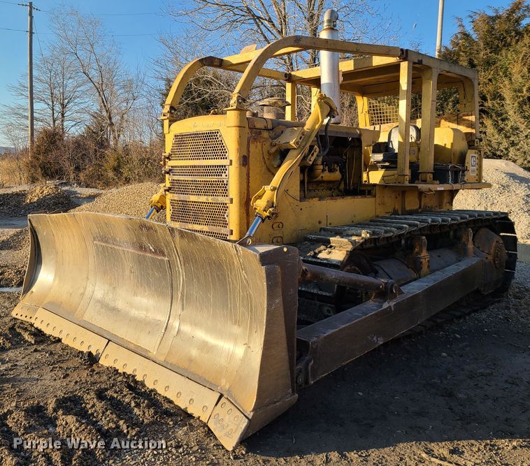 image for item HM9826 1974 Caterpillar D8H  dozer