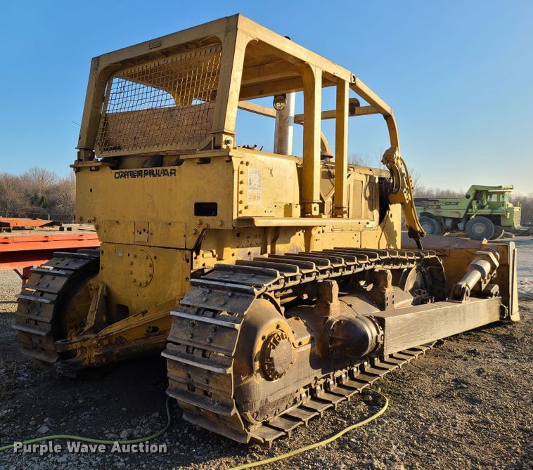image for item HM9826 1974 Caterpillar D8H  dozer