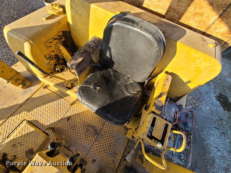 image for item HM9826 1974 Caterpillar D8H  dozer