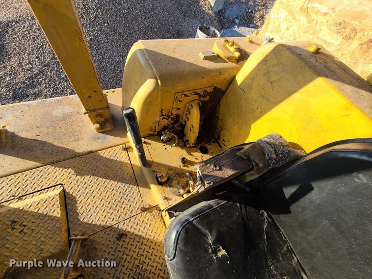 image for item HM9826 1974 Caterpillar D8H  dozer