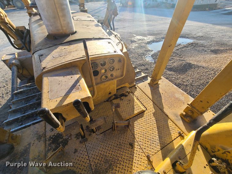 image for item HM9826 1974 Caterpillar D8H  dozer