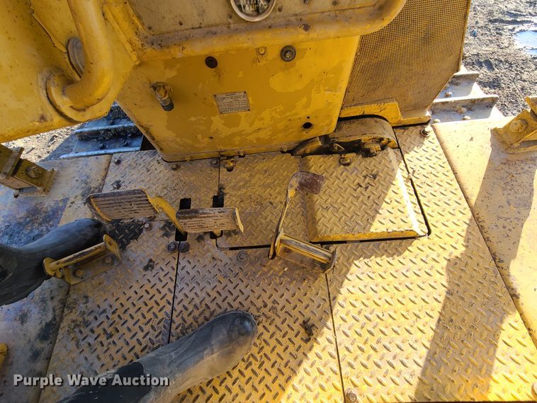 image for item HM9826 1974 Caterpillar D8H  dozer