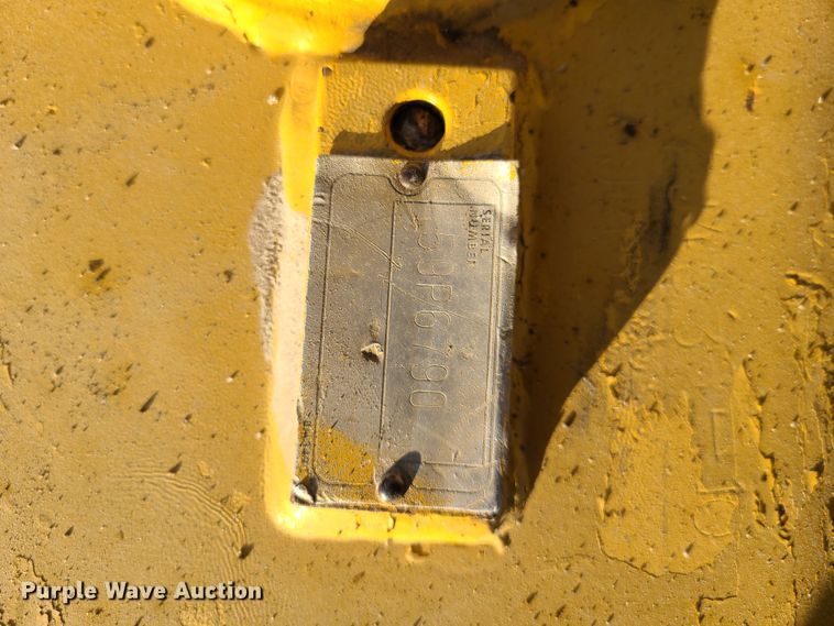 image for item HM9826 1974 Caterpillar D8H  dozer