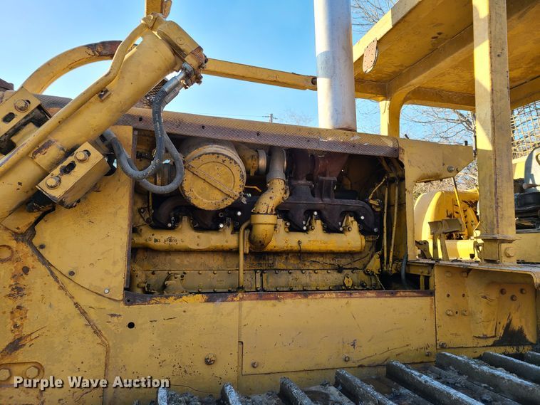 image for item HM9826 1974 Caterpillar D8H  dozer