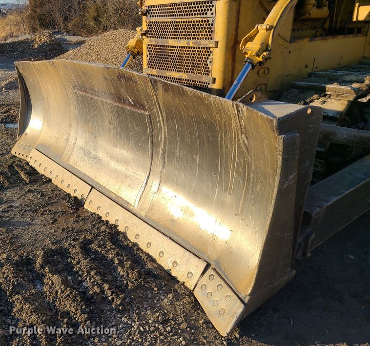 image for item HM9826 1974 Caterpillar D8H  dozer