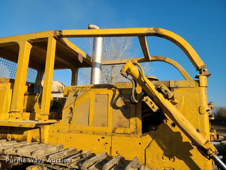 image for item HM9826 1974 Caterpillar D8H  dozer