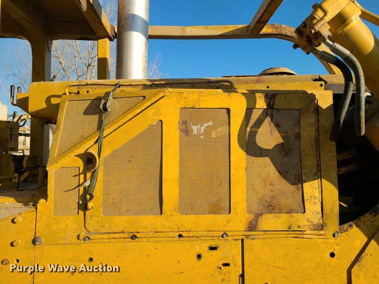 image for item HM9826 1974 Caterpillar D8H  dozer
