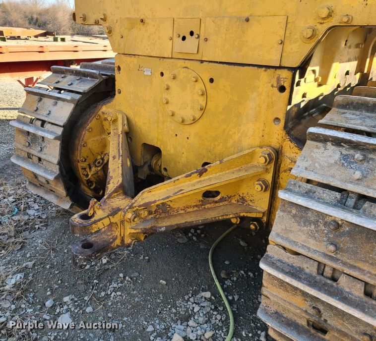 image for item HM9826 1974 Caterpillar D8H  dozer