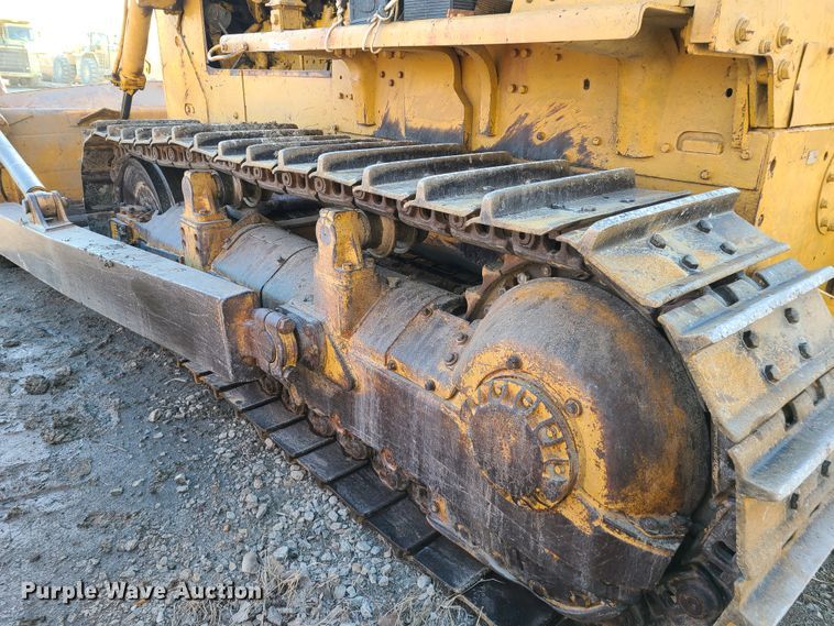 image for item HM9826 1974 Caterpillar D8H  dozer
