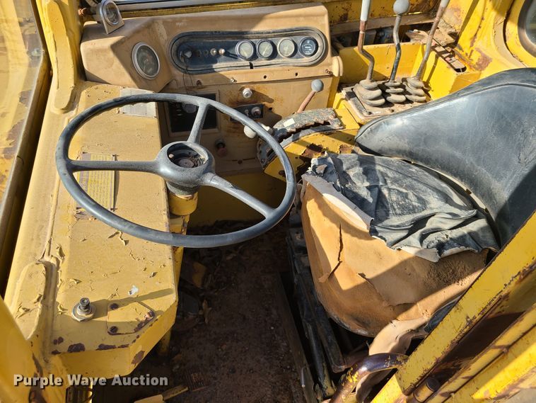 image for item HM9830 1989 Caterpillar 615C  elevating scraper