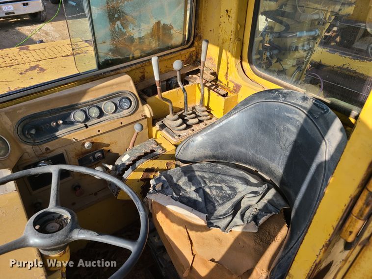 image for item HM9830 1989 Caterpillar 615C  elevating scraper