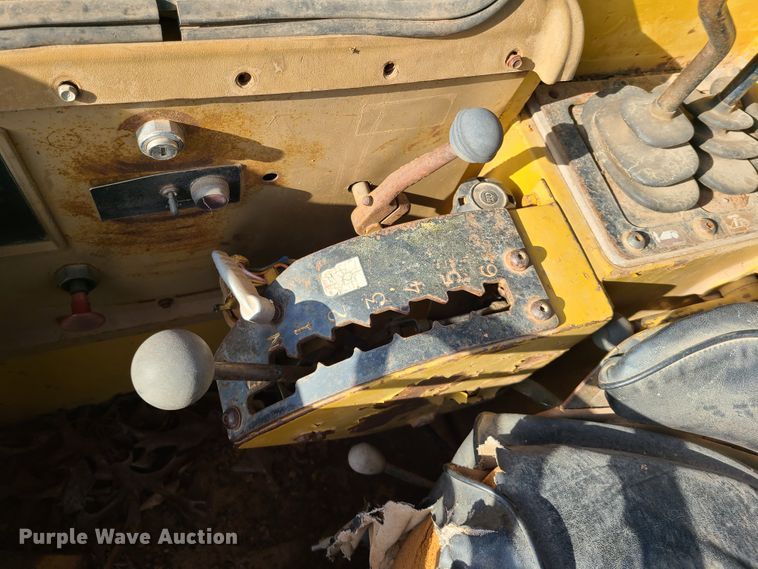 image for item HM9830 1989 Caterpillar 615C  elevating scraper