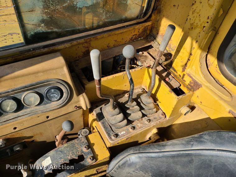 image for item HM9830 1989 Caterpillar 615C  elevating scraper