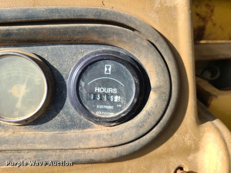 image for item HM9830 1989 Caterpillar 615C  elevating scraper