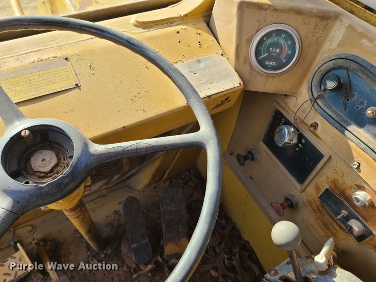 image for item HM9830 1989 Caterpillar 615C  elevating scraper