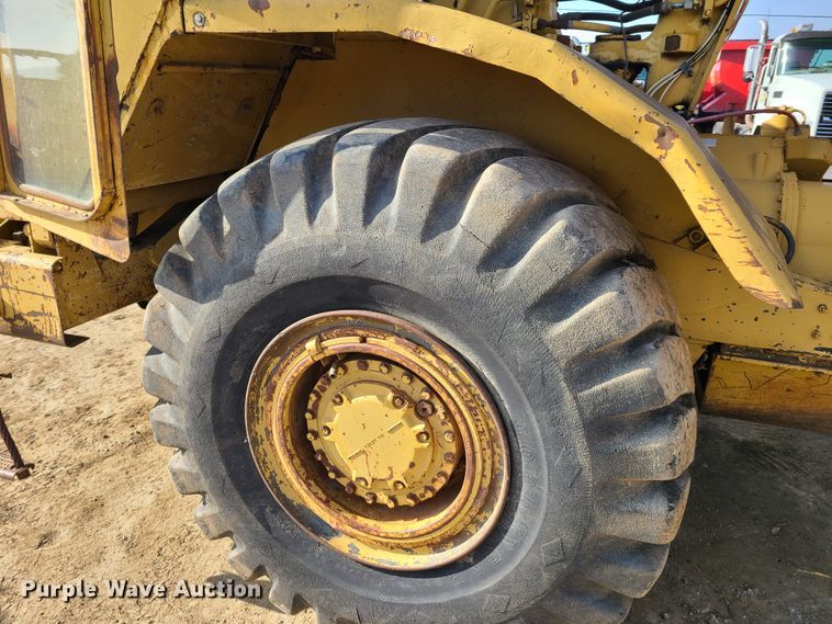 image for item HM9830 1989 Caterpillar 615C  elevating scraper