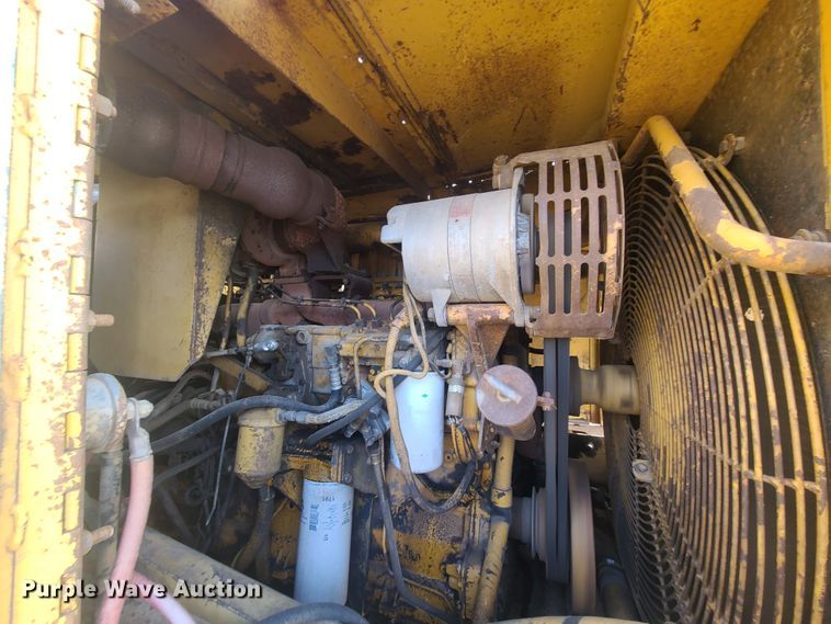 image for item HM9830 1989 Caterpillar 615C  elevating scraper