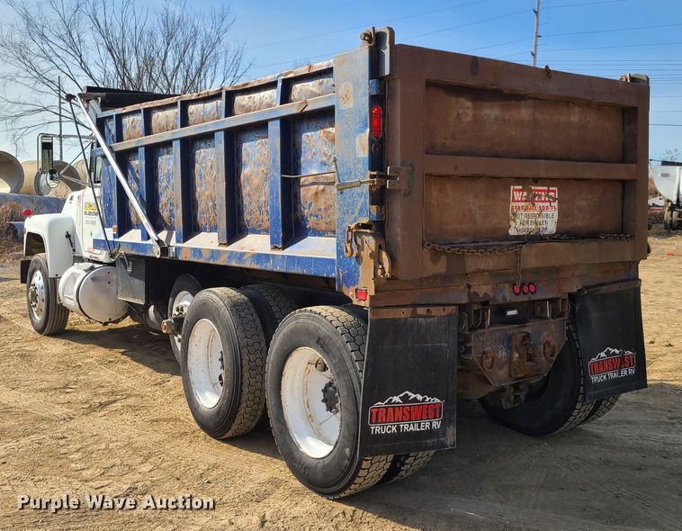 image for item HM9831 1991 Mack RD688S  dump truck