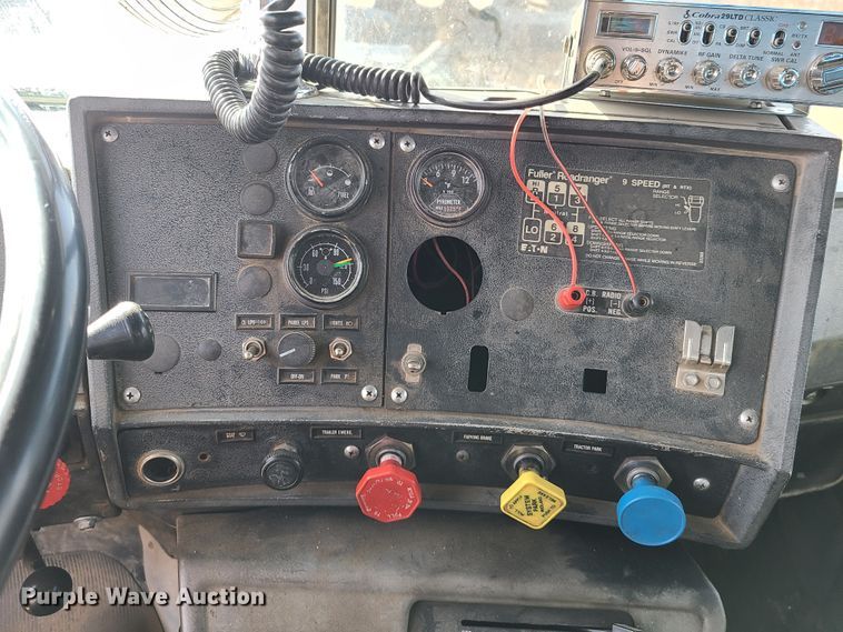 image for item HM9831 1991 Mack RD688S  dump truck