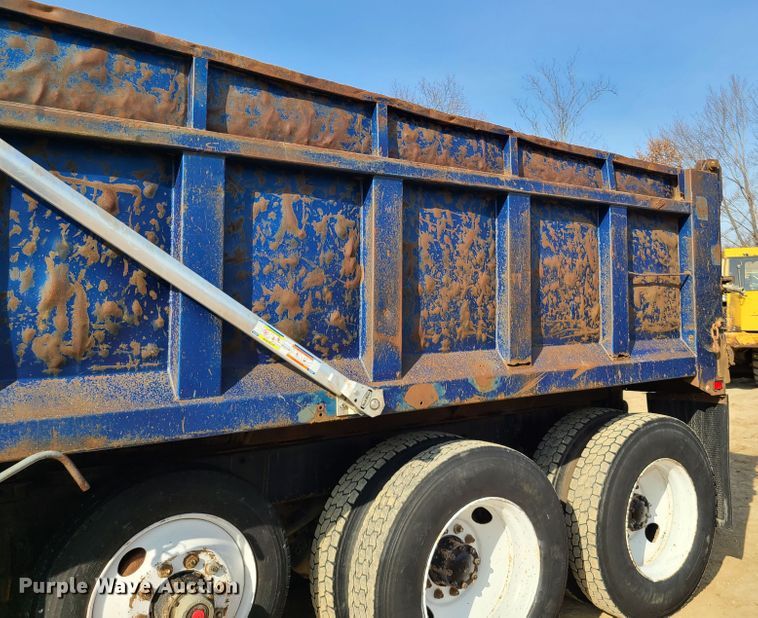 image for item HM9831 1991 Mack RD688S  dump truck