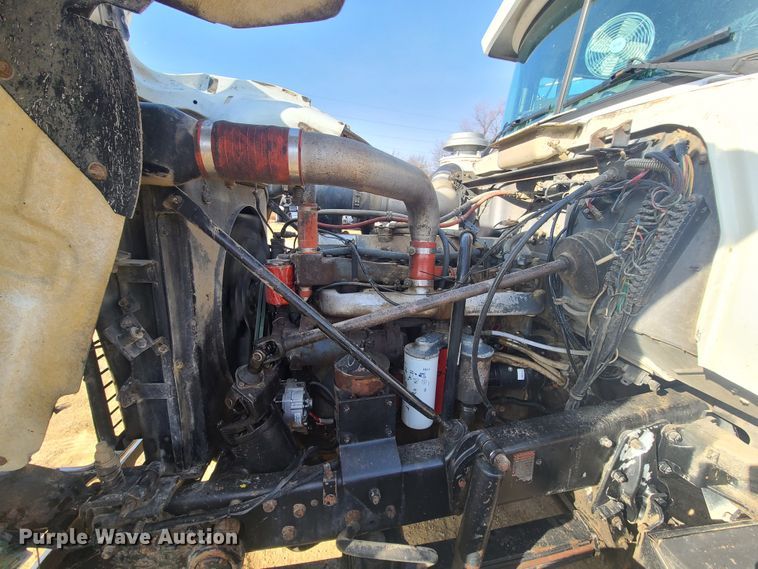 image for item HM9831 1991 Mack RD688S  dump truck