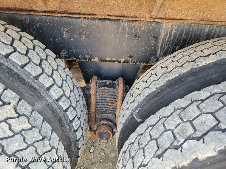 image for item HM9831 1991 Mack RD688S  dump truck