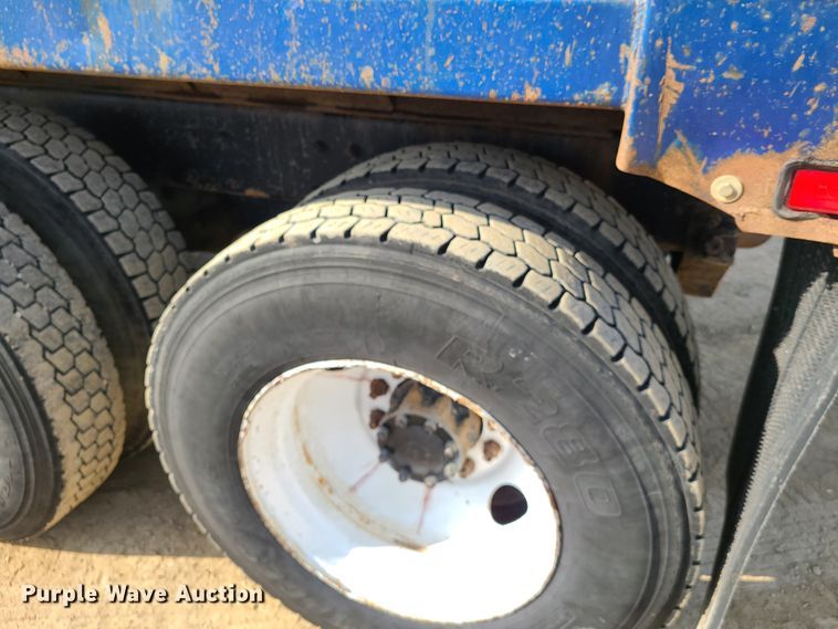 image for item HM9831 1991 Mack RD688S  dump truck