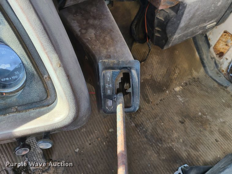 image for item HM9832 1986 Ford 8000  water truck