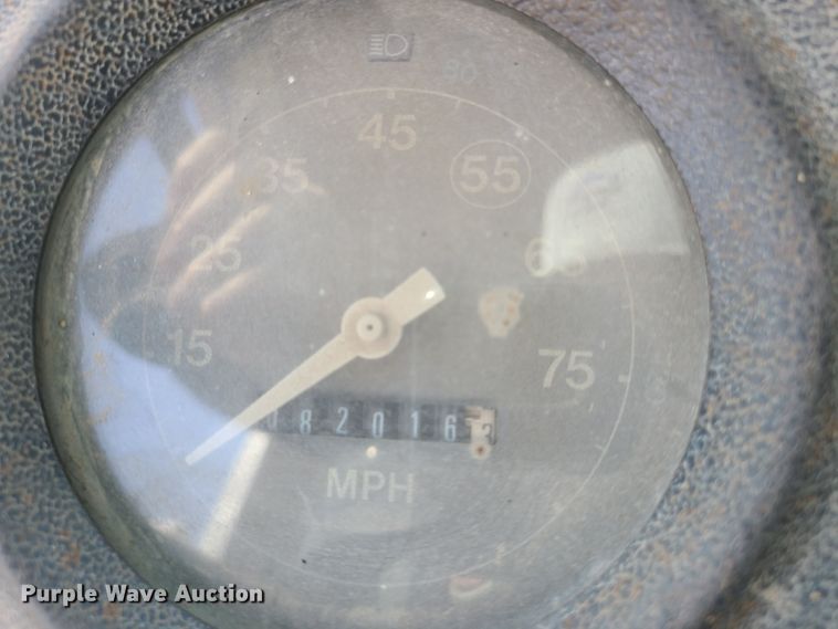 image for item HM9832 1986 Ford 8000  water truck