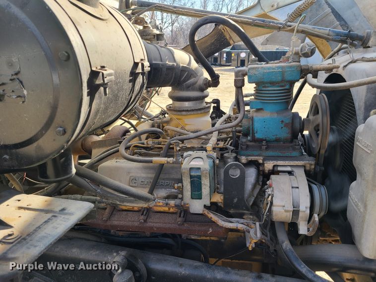 image for item HM9832 1986 Ford 8000  water truck