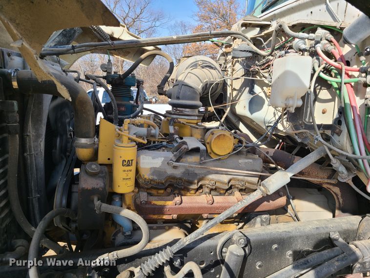 image for item HM9832 1986 Ford 8000  water truck