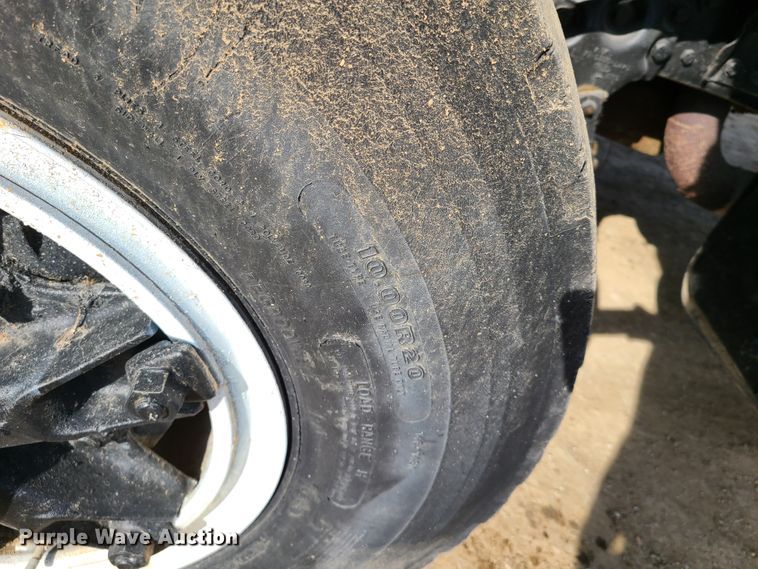 image for item HM9832 1986 Ford 8000  water truck