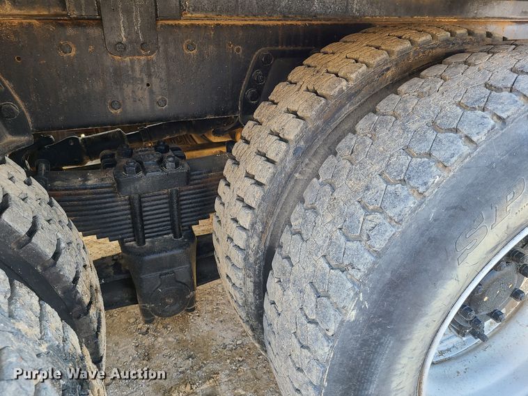 image for item HM9832 1986 Ford 8000  water truck