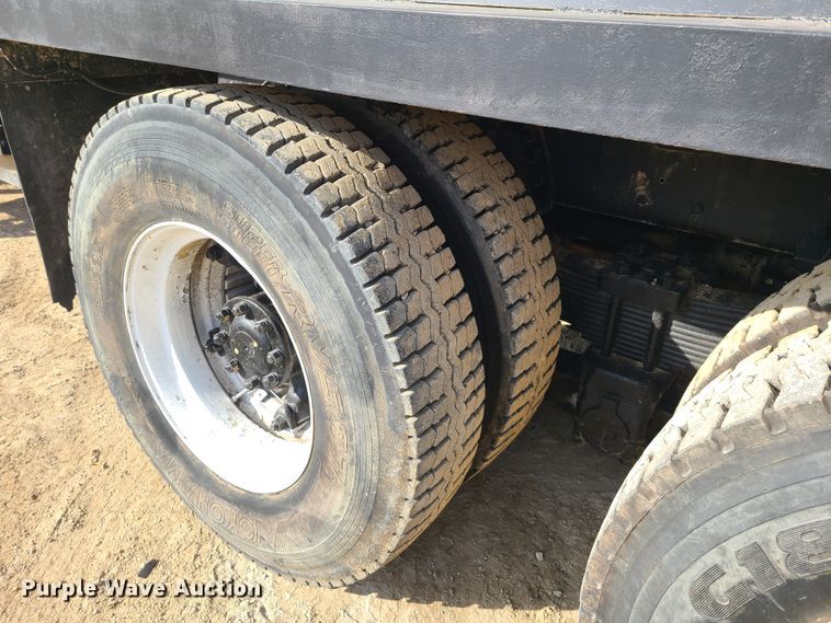 image for item HM9832 1986 Ford 8000  water truck