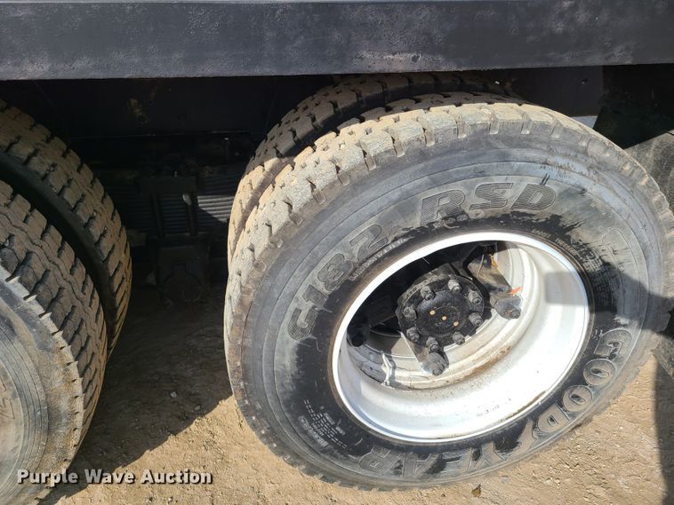 image for item HM9832 1986 Ford 8000  water truck