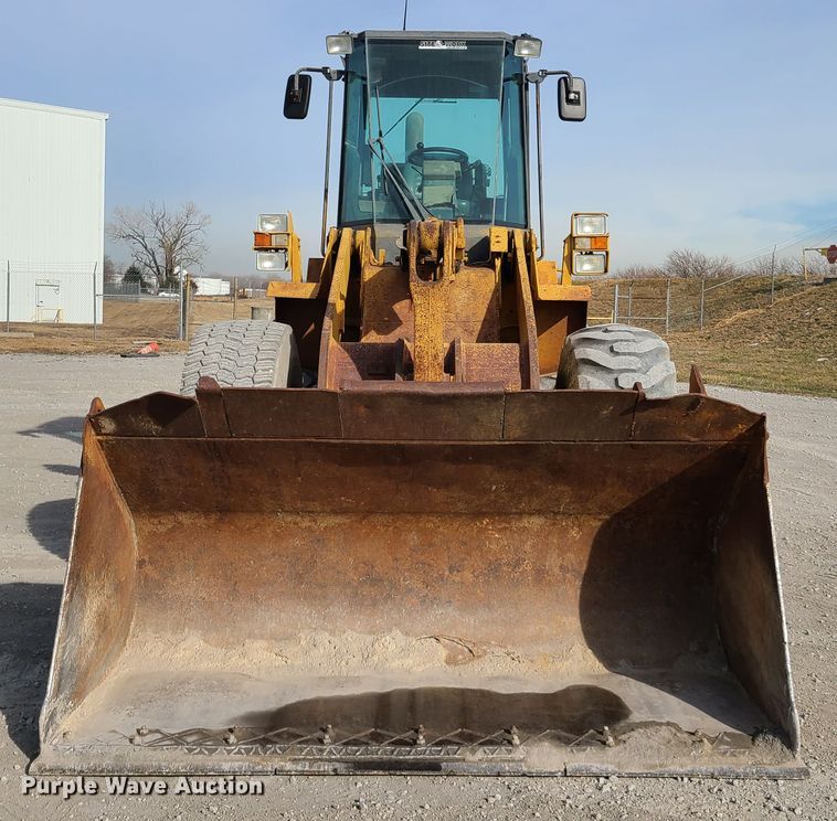 image for item HM9833 1997 Case 721B  wheel loader