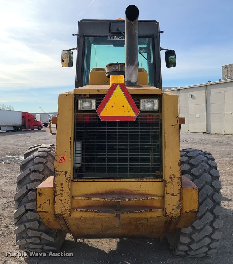 image for item HM9833 1997 Case 721B  wheel loader